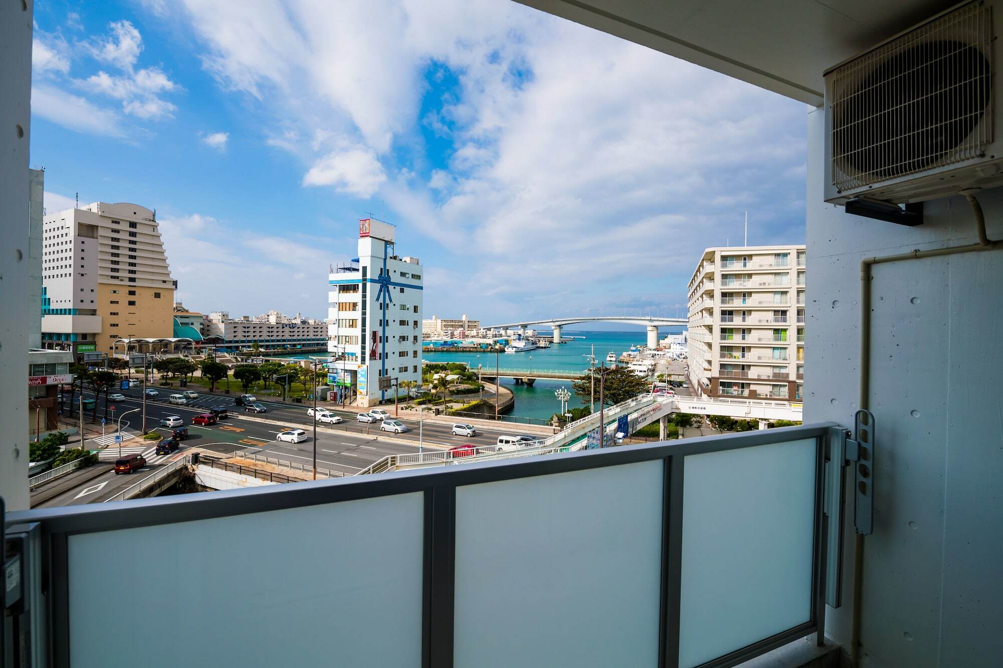 Little Island Okinawa Tomari Aparthotel Buitenkant foto